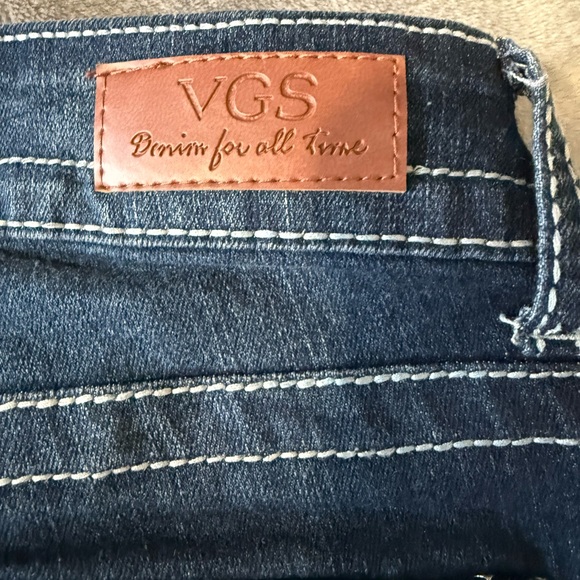 ~VGS Women’s Capri Denim - Picture 5 of 8
